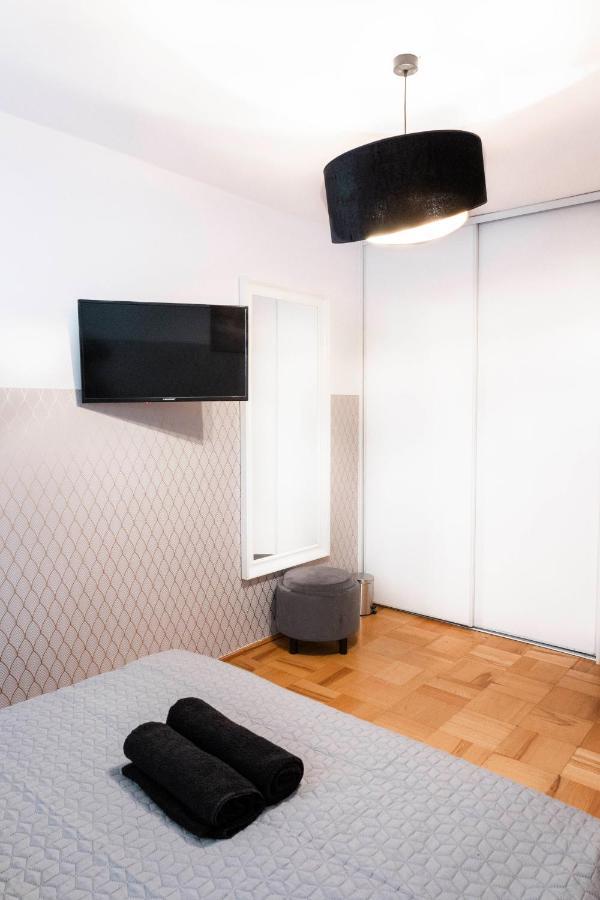 Clicktheflat Constitution Square Apartament