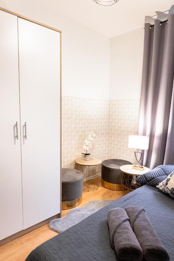 Clicktheflat Constitution Square * Varsavia
